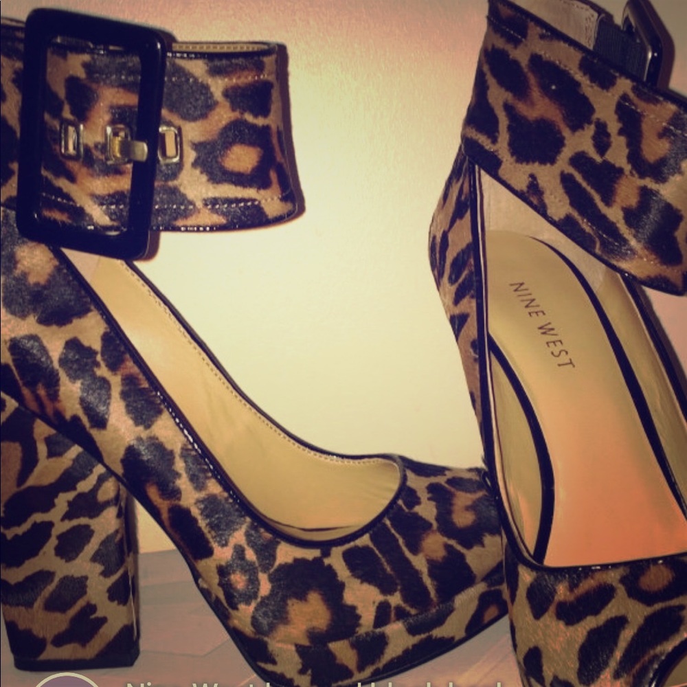 6.5 limited edition Nine West platform peep toe